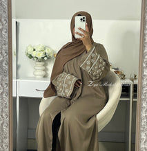 Load image into Gallery viewer, luxury abaya, open abaya, khaki abaya
