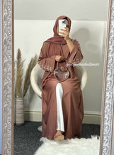 Load image into Gallery viewer, Zameelah Abaya