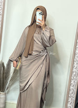 Load image into Gallery viewer, Zaynah Abaya in Khaki