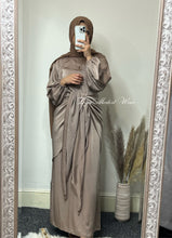 Load image into Gallery viewer, Zaynah Abaya in Khaki