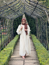 Load image into Gallery viewer, Noor Abaya in Sand