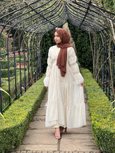 Load image into Gallery viewer, Noor Abaya in Sand
