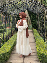 Load image into Gallery viewer, Noor Abaya in Sand