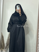 Load image into Gallery viewer, Hayaa Abaya in Black
