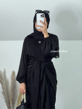 Load image into Gallery viewer, Black Zaynah Abaya
